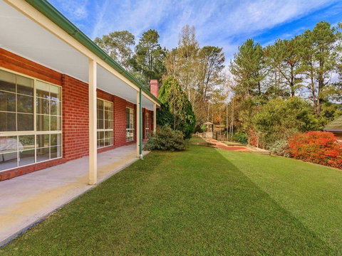 Alpine Mist - Spacious 5 Bedroom Home - Accommodation Broome 3