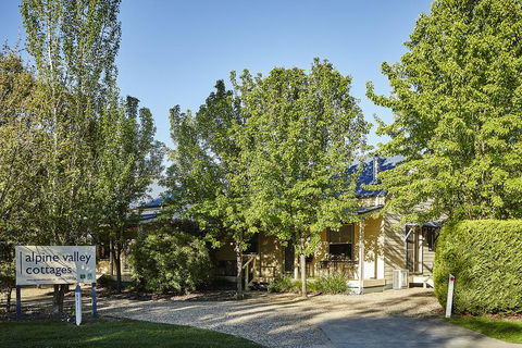 Alpine Valley Cottages - Accommodation Broome 1