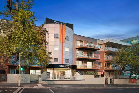 Amazing Accommodations: St Kilda - Accommodation Broome 1