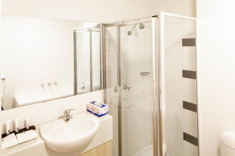 Amazing Accommodations: St Kilda - Accommodation Broome 2
