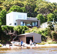 Amazing Ansons Bay Absolute Waterfront Beach House - Accommodation Broome