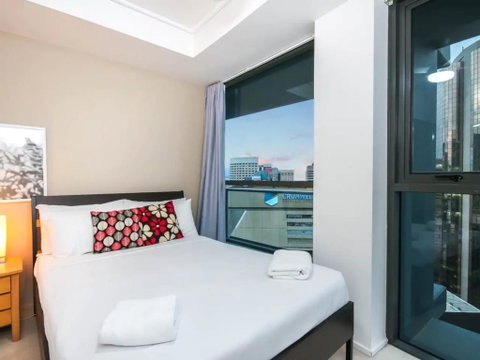 Amazing Brisbane CBD 2 Bedroom Apartment With River Views - Accommodation Broome 3