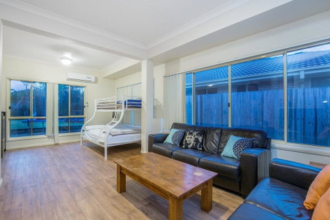 Anaheim Family Lodge By Getastay - Accommodation Broome 1