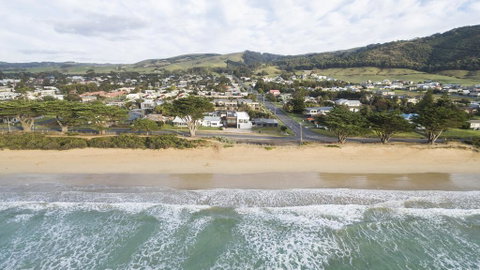 Apollo Bay Beach House - Accommodation Broome 1