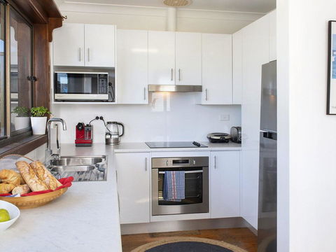 Araluen On Holden - Great Deck With Ocean Views - Accommodation Broome 3