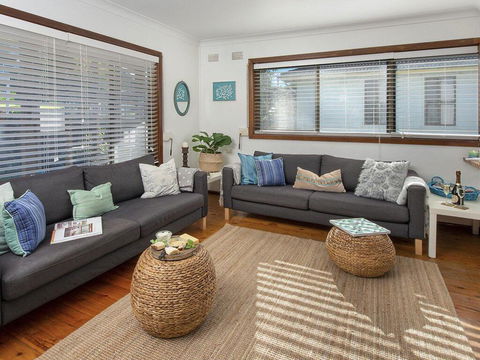 Araluen On Holden - Great Deck With Ocean Views - Accommodation Broome 1