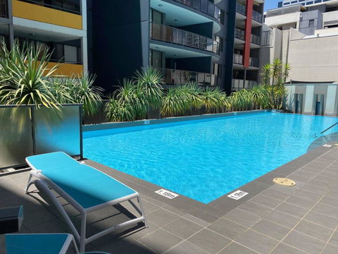 ARENA CENTRAL EXEC VIEWS WINE NETFLIX WIFI PARKING - Accommodation Broome 0