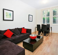 Art Deco in the Cul-de-Sac - Spacious Executive 1BR Potts Point Apartment in Quiet Cul-de-Sac - Accommodation Broome