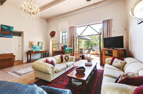 Arty Warehouse Apartment - Stroll To South Beach - Accommodation Broome 1