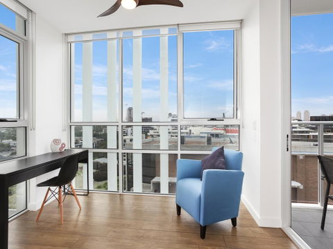 As The Sun Sets - Modern And Spacious 2BR Zetland Apartment Facing The Setting Sun - Accommodation Broome 3