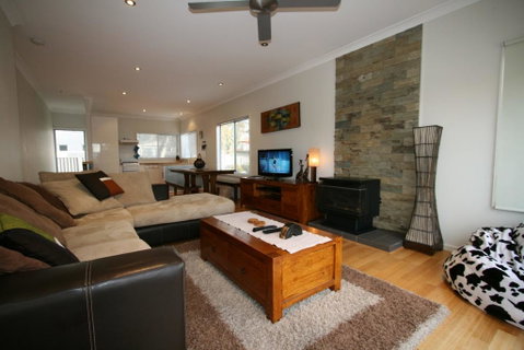 Aspect 1/8a Poly Cow Lane - Accommodation Broome 0