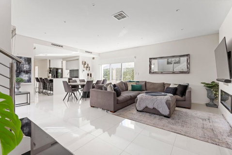 Luxury Beachside Residence - Accommodation Broome 2