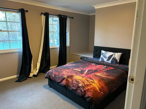 Luxury House 5 Bedrooms - Accommodation Broome 3