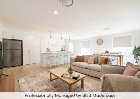 Macintyre - Contemporary Charm, Sleeps 8 - Accommodation Broome 0