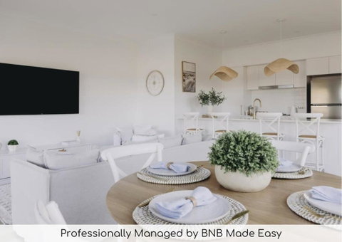Macquarie - Sleek & Stylish, Countryside Views - Accommodation Broome 0