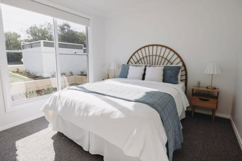 Macquarie - Sleek & Stylish, Countryside Views - Accommodation Broome 1