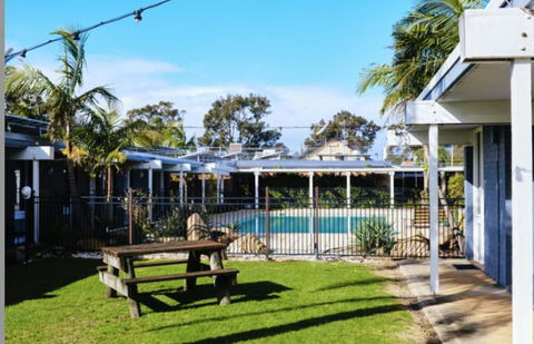 Mallacoota Hotel Motel - Accommodation Broome 2