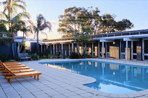 Mallacoota Hotel Motel - Accommodation Broome 1