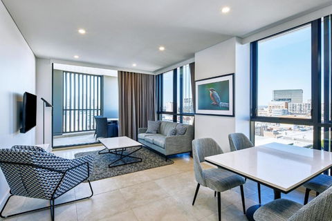 Meriton Suites Liverpool - Accommodation Broome 1