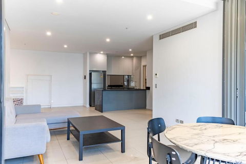 Modern 2B With Loft Bed Parking Central Mascot - Accommodation Broome 3