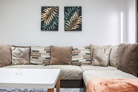 Modern Living 2br Townhouse In Maidstoneoffice - Accommodation Broome 3