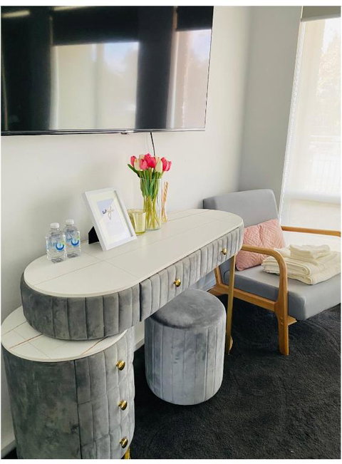 Modern Private Room With Ensuite - Accommodation Broome 2