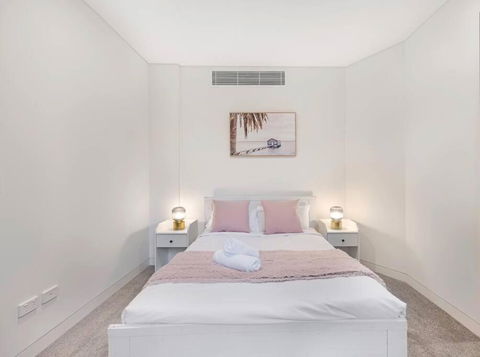 Modern 2B2B APT At Homebush - Accommodation Broome 1