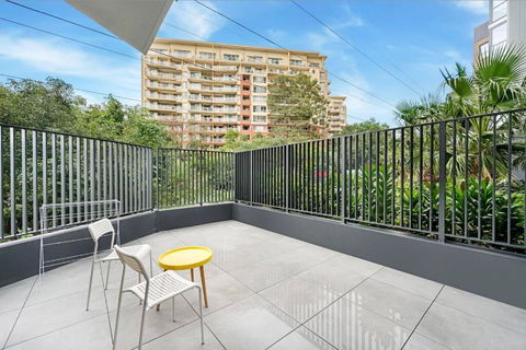 Modern 2B2B APT At Homebush - Accommodation Broome 3