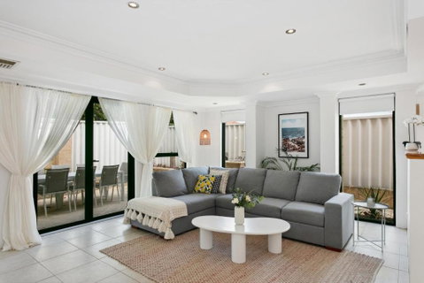 Newly Renovated Home Steps From Sorrento Beach - Accommodation Broome 0