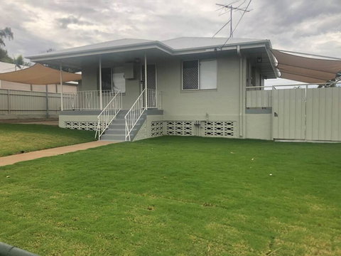 Mt Isa - Emerald Gem 3 Bedroom Home QUIET AREA - Accommodation Broome 0