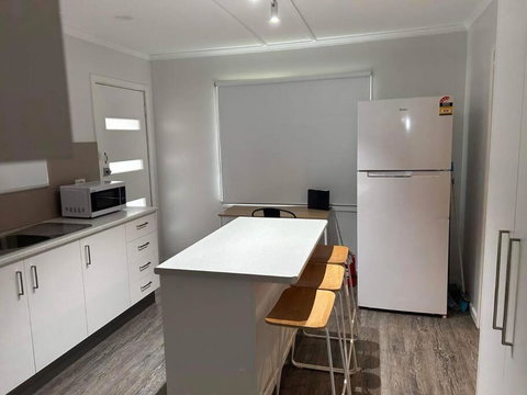 Mt Isa - Emerald Gem 3 Bedroom Home QUIET AREA - Accommodation Broome 2
