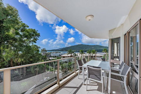 NEW! Gorgeous 2BR Apartment With Stunning Ocean Views! - Accommodation Broome 2