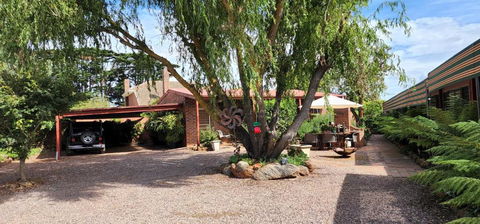 New Horizons Farm Stay - Accommodation Broome 2