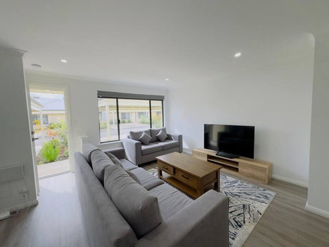 New Unit On Oswald - Accommodation Broome 0