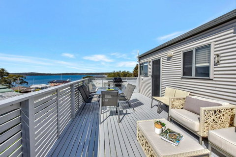 New Property Seabreeze Bungalow - Lakeview Sunset Delight At Sunshine On Lake Macquarie - Accommodation Broome 1