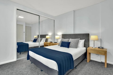 North Sydney Large Two Bedroom MIL2302 - Accommodation Broome 1
