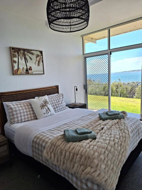 ON THE WATERS EDGE - Accommodation Broome 3