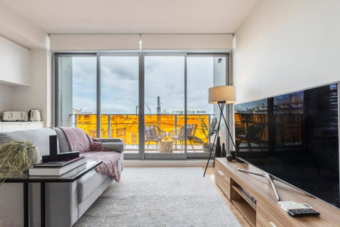 Opposite Union Road Shopping Strip - Accommodation Broome 1