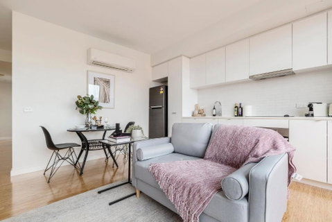 Opposite Union Road Shopping Strip - Accommodation Broome 2