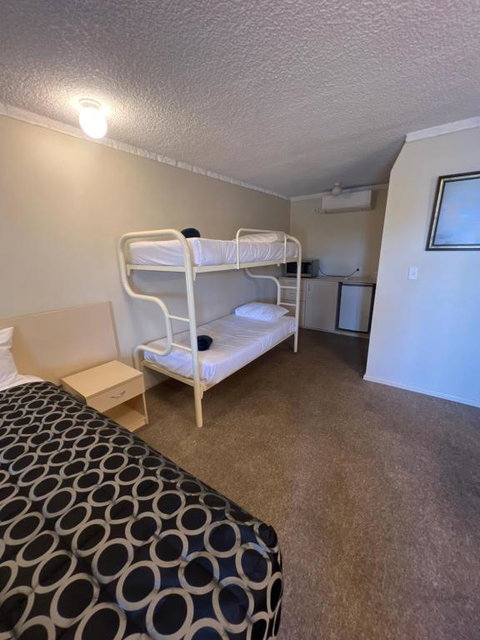 OVERLANDER MOTOR LODGE - Accommodation Broome 3