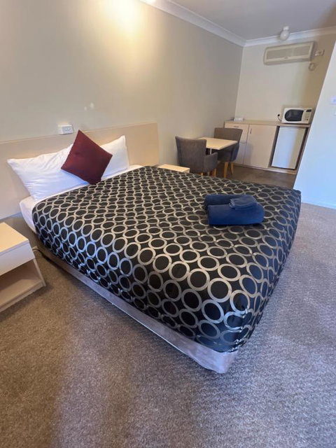 OVERLANDER MOTOR LODGE - Accommodation Broome 1
