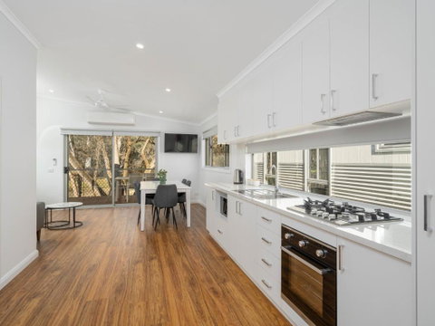 Painters Island Holiday Park - Accommodation Broome 2