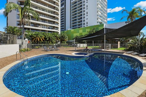 Palmerston Tower On Southport Broadwater - Accommodation Broome 2