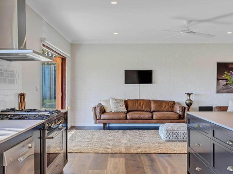 Pauls Farmhouse - Accommodation Broome 2