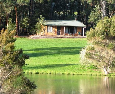 Pemberton Lake View Chalets - Accommodation Broome 3