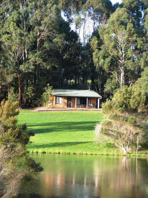 Pemberton Lake View Chalets - Accommodation Broome 2