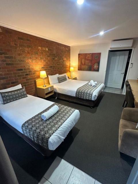 Pevensey Motor Lodge - Accommodation Broome 1