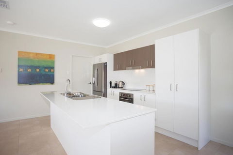 Petrie Beach Holiday Home - Accommodation Broome 3