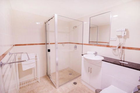 PI702 - Ideally Located Sydney CBD - Accommodation Broome 3