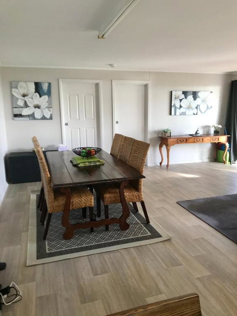 Pine View Holiday Rental - Accommodation Broome 2